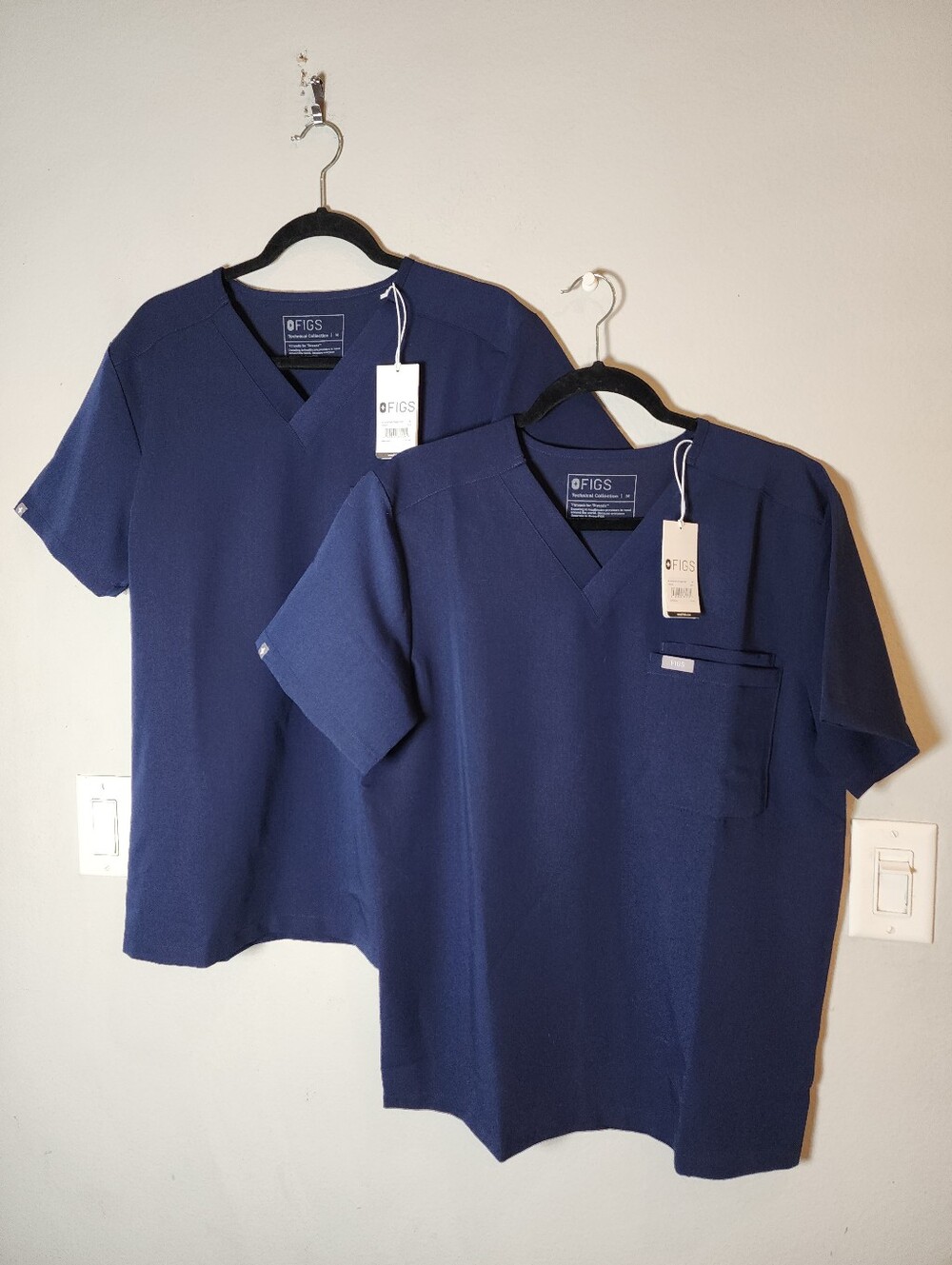 NWT Figs Leon Two-Pocket Scrub Top LOT OF 2 Men's Size Medium Navy Blue - Picture 13 of 14